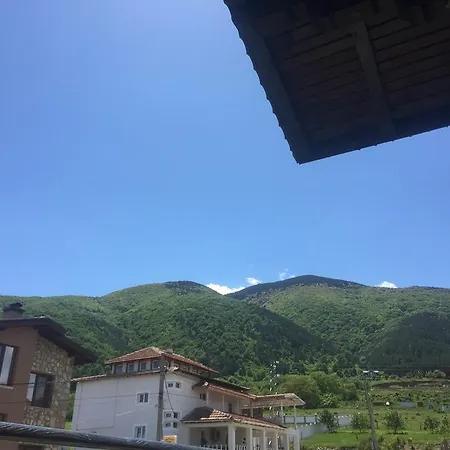 Πανσιόν Koko Hills 2*